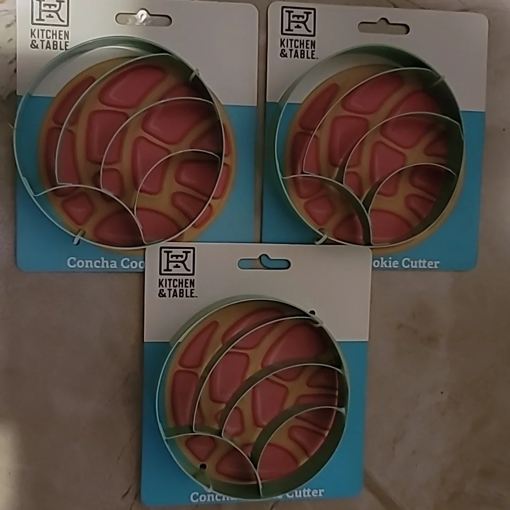 Kitchen & Table Round CONCHA Cookie Cutter Set | SET OF 3 | New